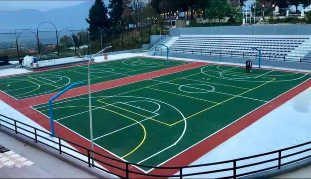 Rama publikon  fotot nga stadiumi i lojërave me dorë në Tropojë: Reflekton ambicien tonë transformuese në funksion të çdo komuniteti