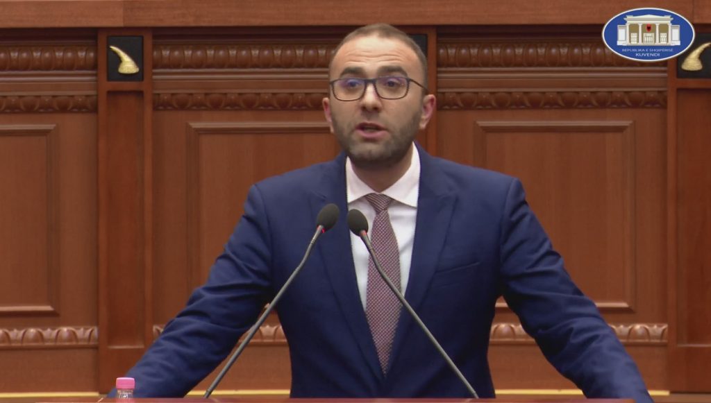 “Koncesionet e shpikura për të zhvatur para, tregues i krizës në Shqipëri”, Bardhi: Kjo paketë fiskale është kundër shtresës së mesme