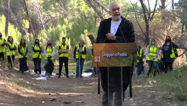 Rama nuk i ndahet Dritan Lelit: Modeli më i shëmtuar për…