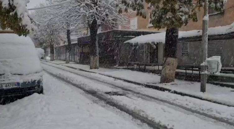Verilindja dhe juglindja mbulohen nga bora, në disa fshatra mungon energjia elektrike