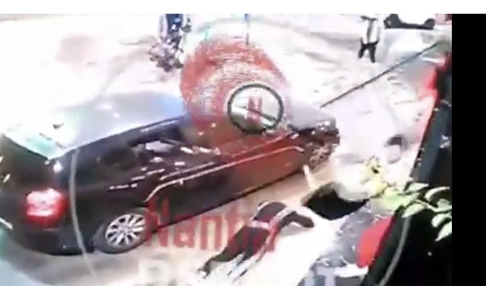 I siguruan biznesmenit shqiptar dokumente të falsifikuara, lihen në burg 6 të arrestuarit e grupit kriminal në Greqi