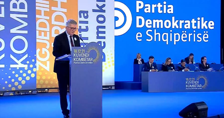 “PD sot ka nevojë të bëjë një akt të madh historik”, Gjekmarkaj: Berishizmi sot është enverizmi i demokracisë