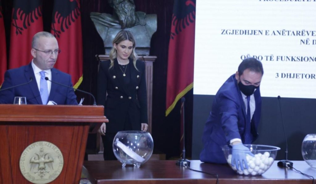 Gjyqtari Sokol Binaj do të jetë kryetari i ri Këshillit të Emërimeve në Drejtësi, i cili do të zëvendësojë Elvis Pupen