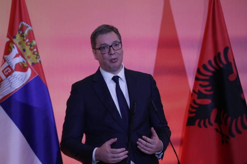 Vuçiç thirrje shqiptarëve: Serbinë shiheni si shtëpinë e dytë, kam respekt për ju!