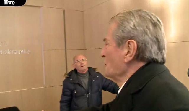 Berisha futet me të vetët në selinë e PD: Vij këtu për të…