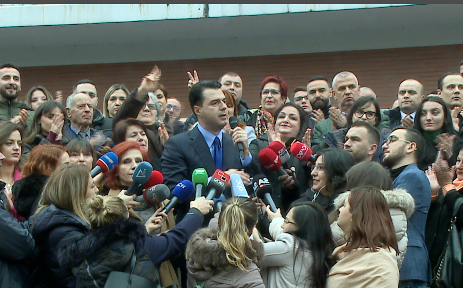 “Pas humbjeve, kërkojmë falje”, Basha: Jam kryetar i një familje politike që di ta pranojë gabimin (Premtimi për pronarët dhe ish-të përndjekurit)