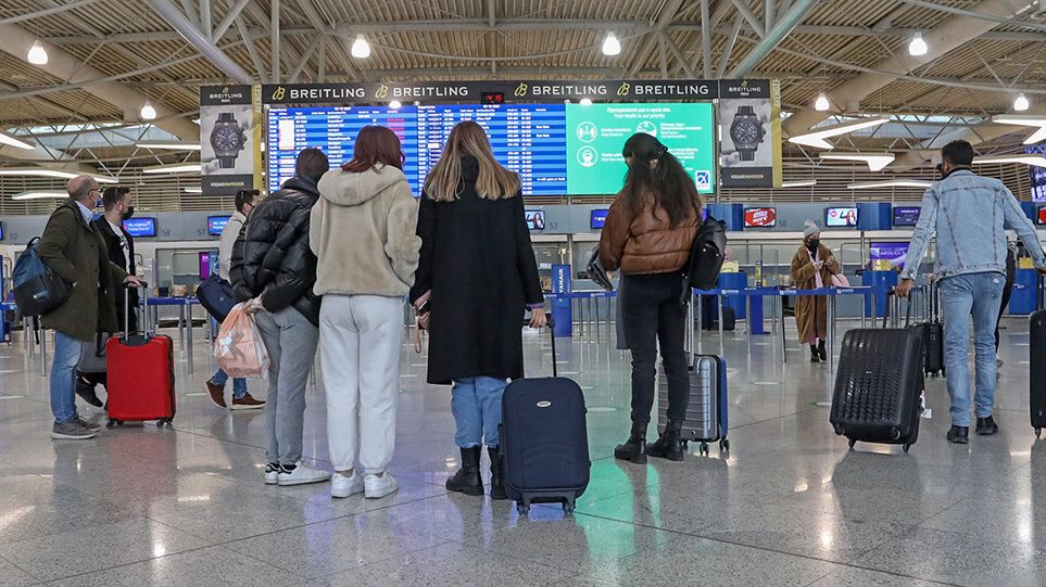 Greqia vendos një tjetër kusht për udhëtimet: Ja çfarë duhet të paraqesin qytetarët që të futen në vendin fqinj