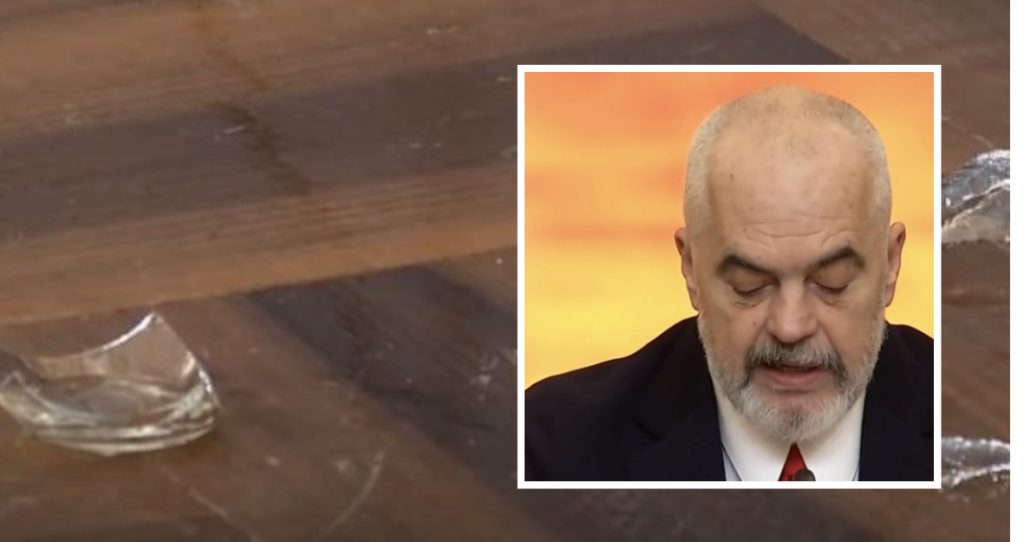 Ramës i thyhet gota teksa po i jepte fjalën Varhelyit: Në traditën tonë syri i keq sapo mori një goditje!