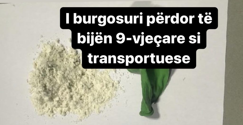 I kapet tollumbacja e mbushur me kokainë