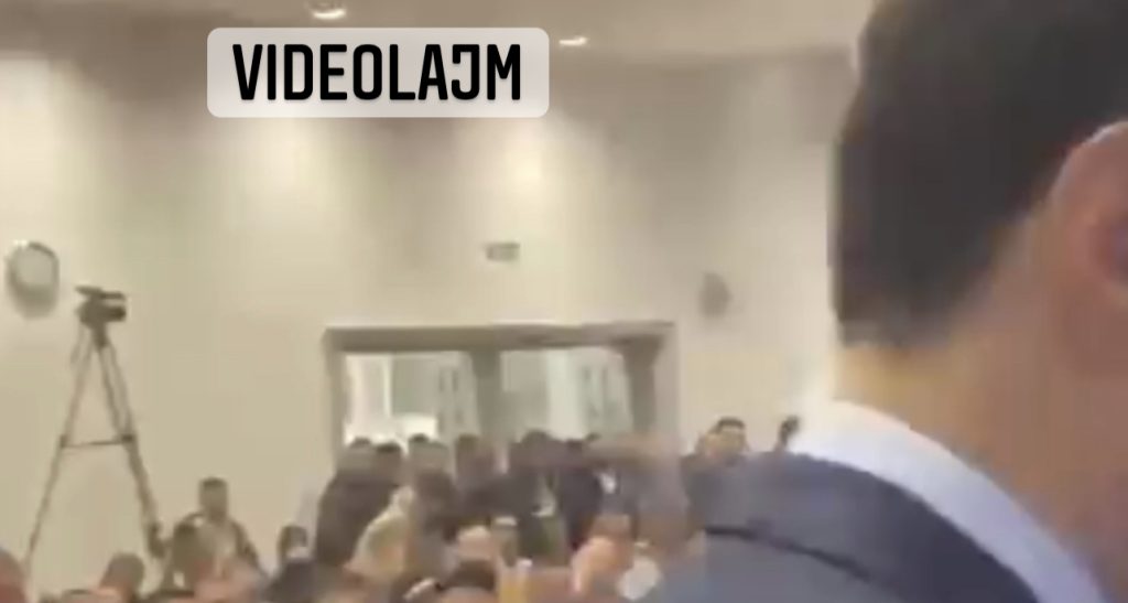 Nis me ovacion mbledhja e Këshillit Kombëtar të PD. Momenti kur mbërrin Lulzim Basha