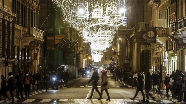 Italia arrin kulmin me mbi 126 mijë raste ditore me COVID-19