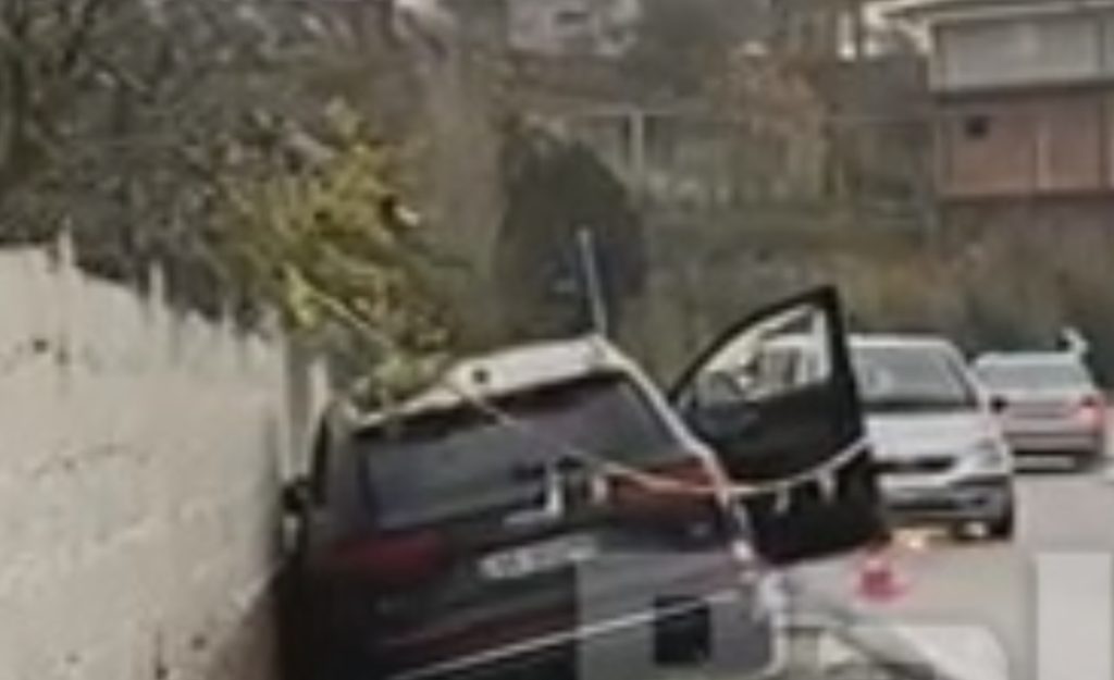 Po shkonte drejt vendit të ngjarjes, pëson aksident me makinë djali i viktimës në Laç