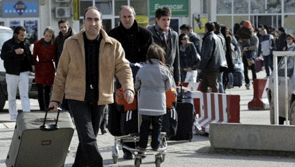 Emigrantët shqiptarë në BE dërguan një rekord prej 1 miliard eurosh në vendin mëmë në 2020-n. Ja çfarë tregojnë shifrat e Eurostat