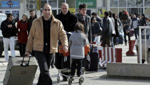 Emigrantët shqiptarë në BE dërguan një rekord prej 1 miliard eurosh në vendin mëmë në 2020-n. Ja çfarë tregojnë shifrat e Eurostat