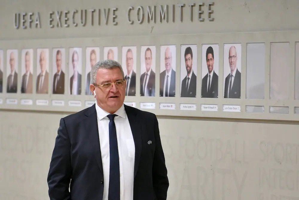 Presidenti i Federatës Shqiptare të Futbollit, Armand Duka, është vënë nën hetim nga 5 prokurori të ndryshme të Shqipërisë për abuzime, shpërdorim detyre dhe falsifikim firmash.