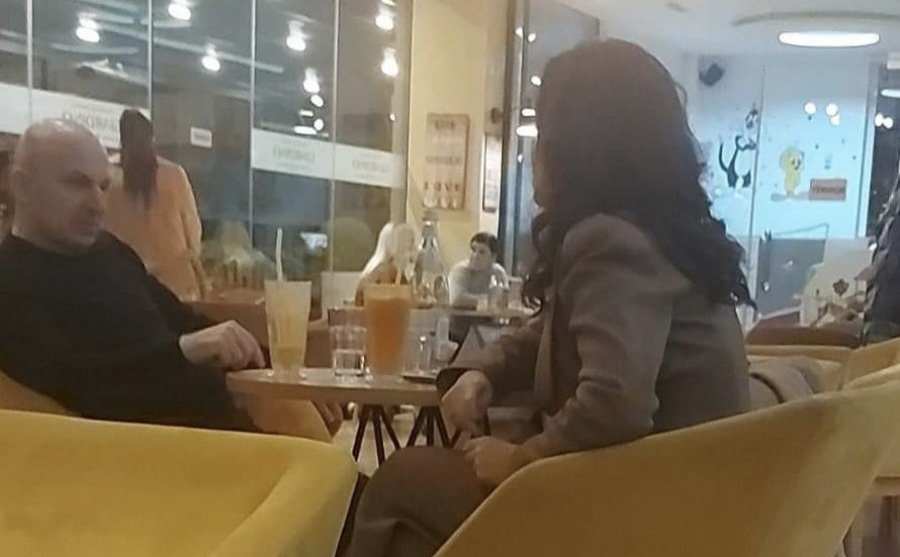 FOTO/Spiropali në kafe me oligarkun e tenderave të Ramës