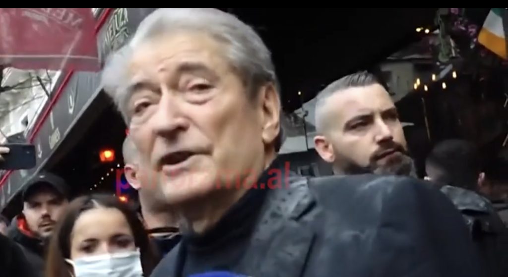 Një telefonatë mbylli protestën e Sali Berishës?! Çfarë ndodhi gjatë tentativave për t’u rikthyer në PD