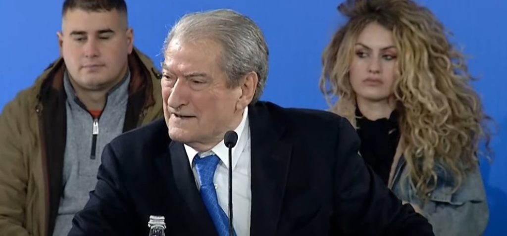 Sali Berisha sulmon ambasadoren Yuri Kim: Sikur të jetë përfaqësuese e Edi Ramës dhe jo e qeverisë amerikane