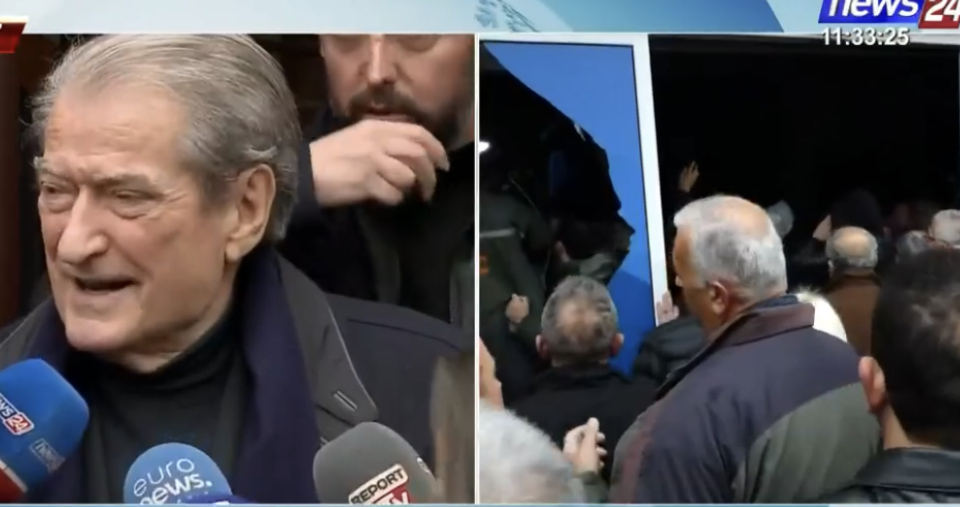 Tridhjetë minuta para se të niste protesta e thirrur nga Sali Berisha, militantët mbështetës të ish kryeministrit kanë shqyer derën kryesore të selisë së PD-së.