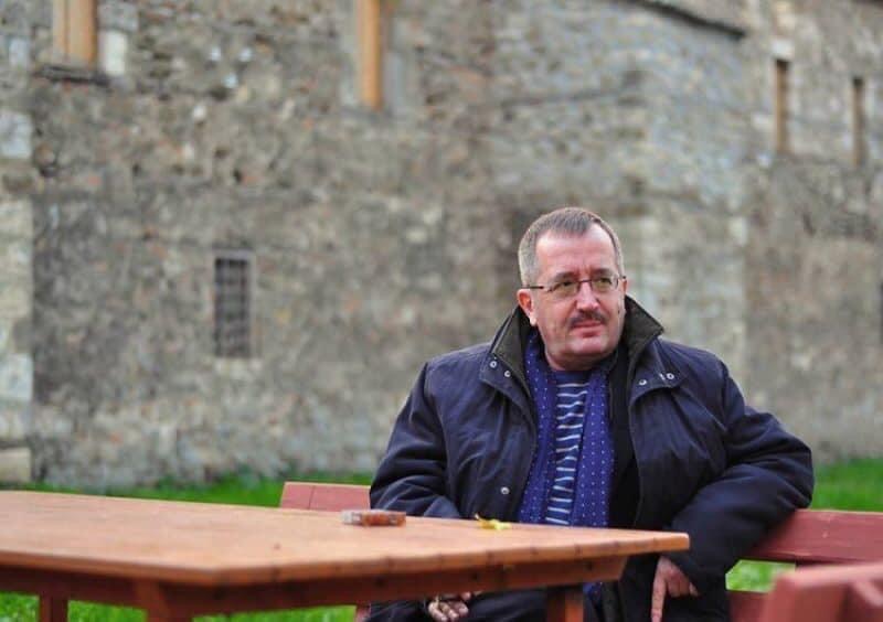 QESKA E KARAMELEVE