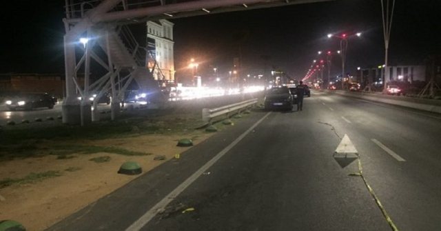 Aksident i trefishtë në Tiranë-Durrës, plagoset një person