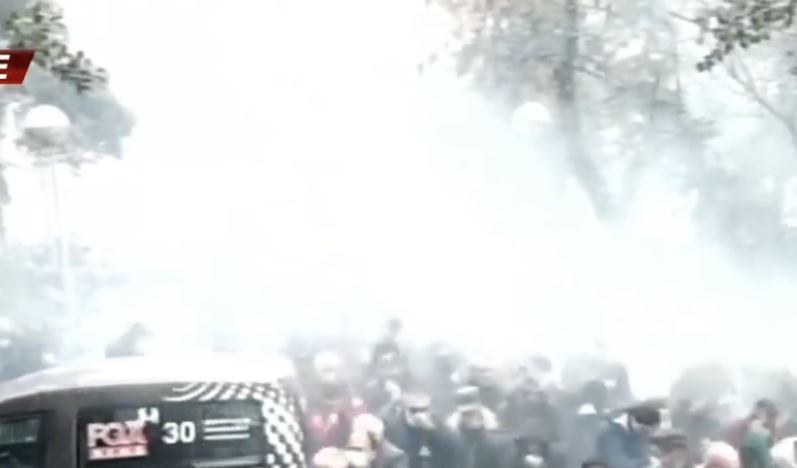 Pas deklaratës së Policisë për të ndërhyrë, tërhiqen protestuesit nga selia e PD-së