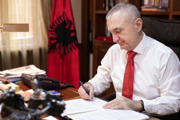 Shkarkimi i Metës/ Shtyhet seanca në Gjykatën Kushtetuese, zbulohet arsyeja