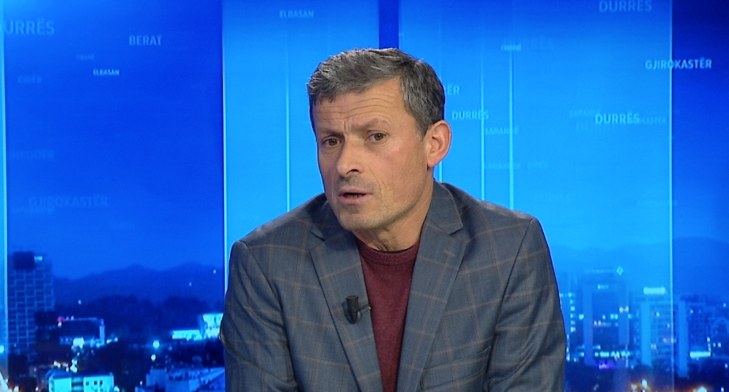 Anëtari i Kryesisë së PD i kthehet Berishës: Mos fut përçarjen fetare në vend, sulmon myslimanët me tezat serbe