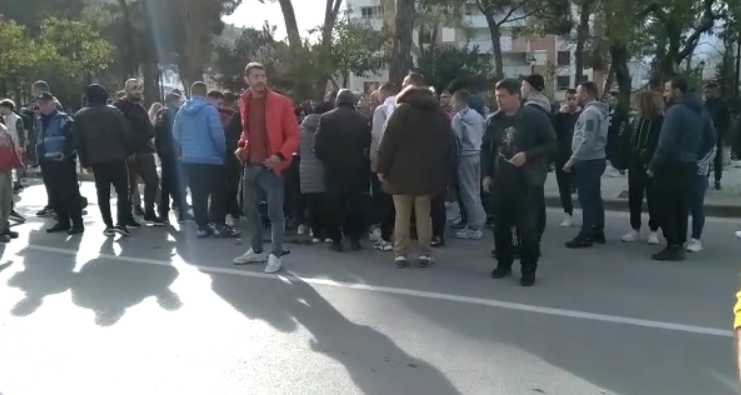 Makina shtyp nxënësin në Berat dhe largohet, 15-vjeçari në gjendje të rëndë