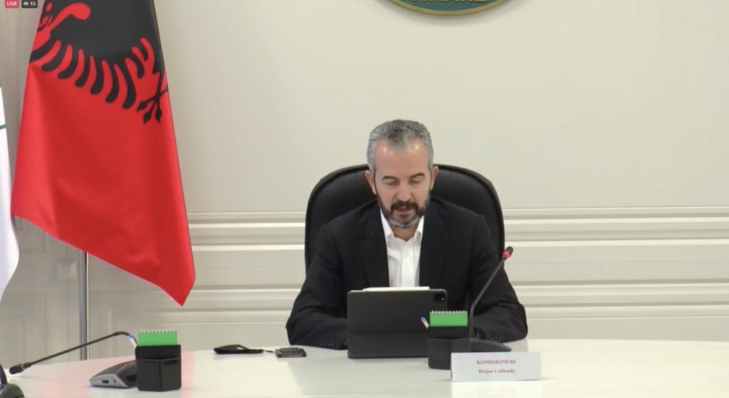 Komisioni i Rithemelimit apo PD, kë do regjistroni në zgjedhjet e pjesshme lokale? Ja si përgjigjet kryetari i KQZ-së