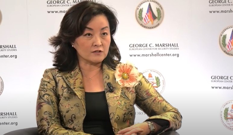 Mesazhi i fortë i ambasadores Yuri Kim: Të refuzojmë dhunën në politikë!