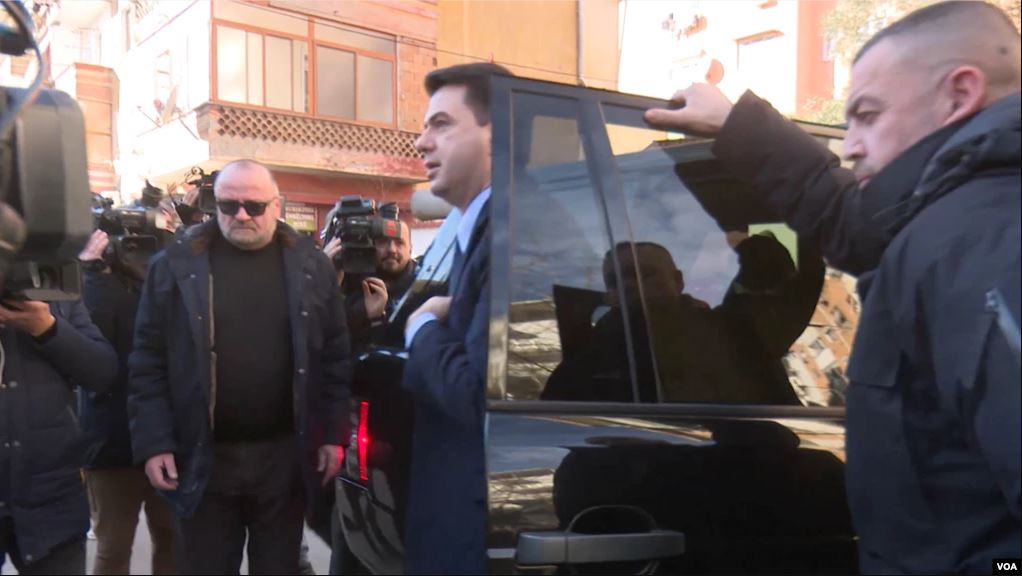 Dëshmia e Bashës për dhunën e 8 janarit dhe propozimi i Metës për ballafaqim me vota mes palëve/ VOA analizon zhvillimet e fundit politike