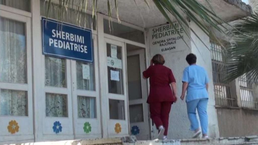 Vdekja e 3-vjeçares në Pediatrinë e Elbasanit, merren për disa orë në pyetje dy mjekë