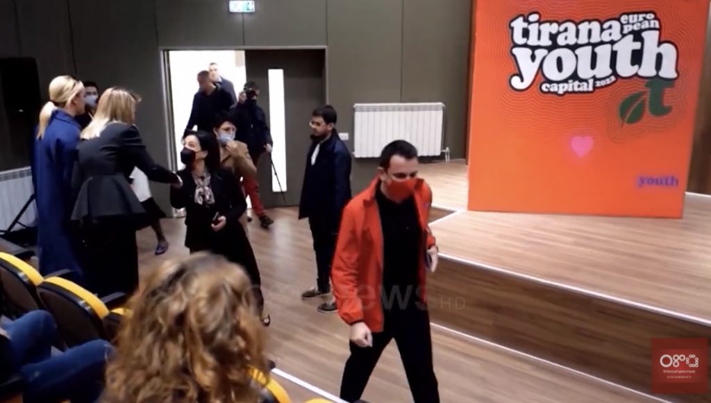 Veliaj jo transparent, pesë subjekte të bashkisë Tiranë s`kanë regjistruar “pronarët përfitues”