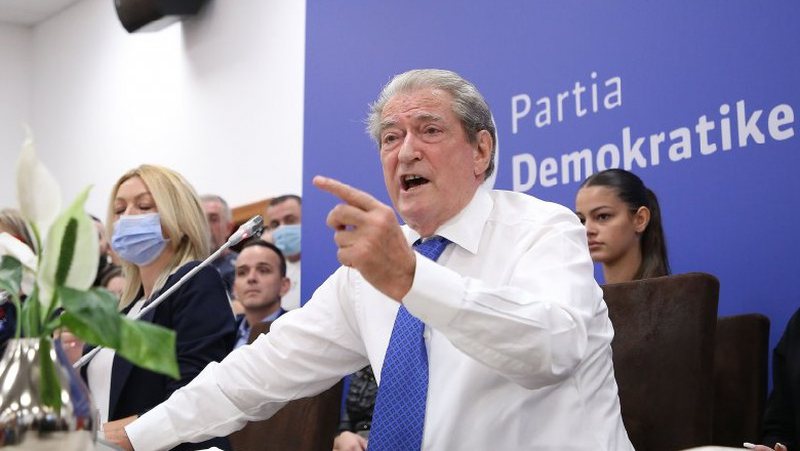 Histori dhe rrëfim: anestezia retorike e Berishës për mbështetësit e tij