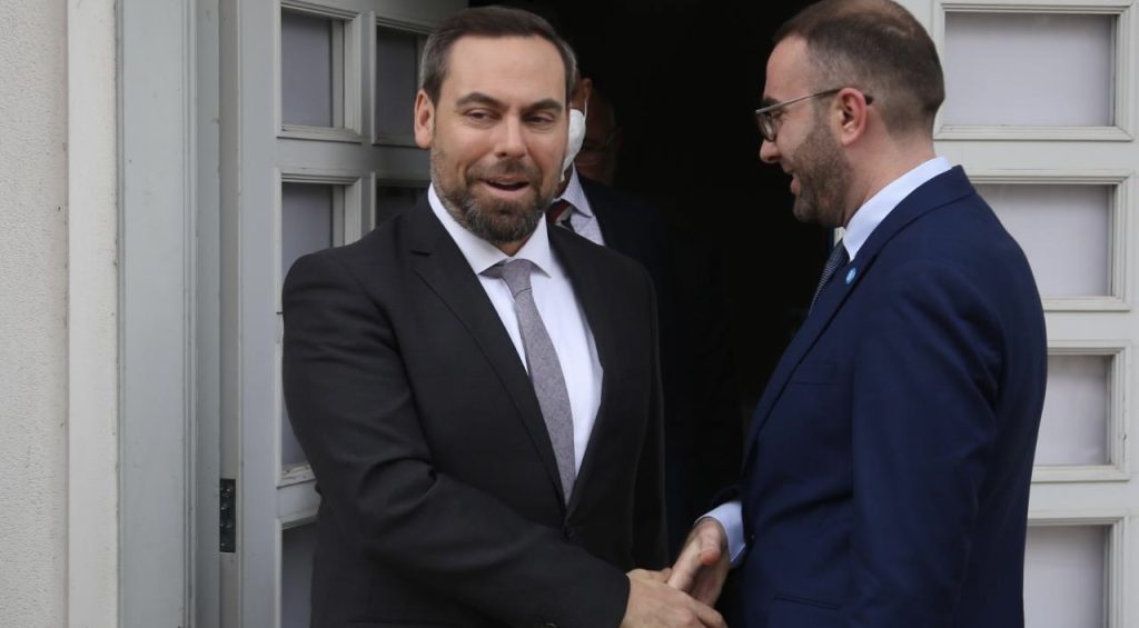 Përfundon takimi me Bashën, zëvendës ambasadori amerikan 60 minuta në selinë e PD