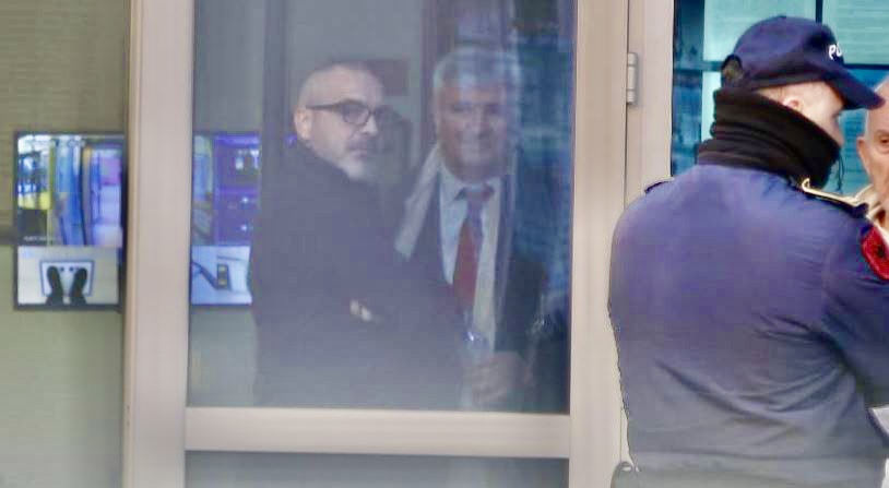 Avokati Maks Haxhia zbulon bisedën private me Saimir Tahirin para dënimit: I thash s’po më pëlqen… Largohu…!