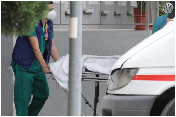 Pandemia në Shqipëri: 10 mijë vdekje më shumë se sa normalja