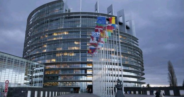 KE jep dritë jeshile për tre projekte në Shqipëri, jep 3.2 miliardë euro për Ballkanin