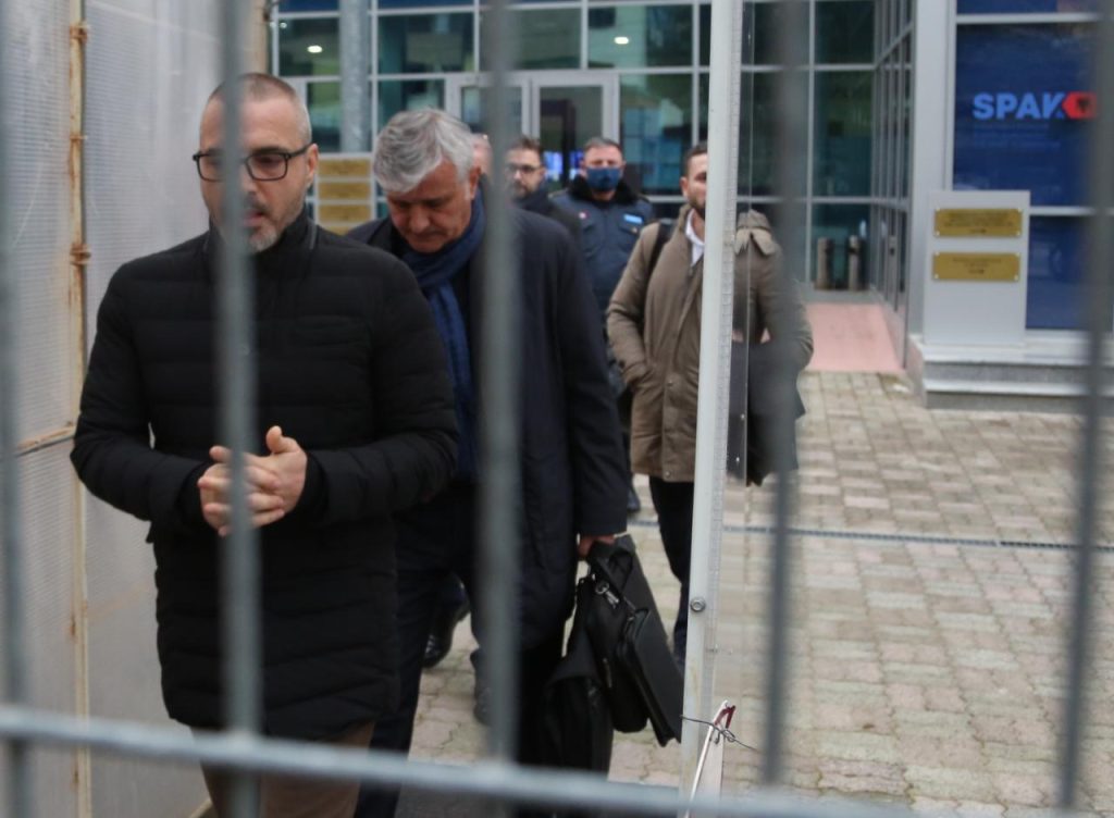 GJKKO thërret Saimir Tahirin dhe mediat për dhënien e vendimit