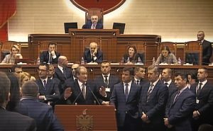 PD publikon videon: Rama, Meta dhe Berisha mbajnë njëri-tjetrin, por ra një nga pengjet e korrupsionit, bien të gjithë