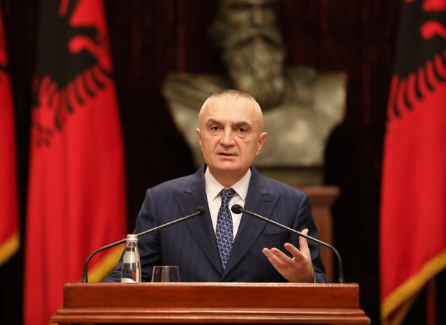 Po nëse shkarkohesh të hënën? Meta: E kam mbaruar misionin tim, qëndroj për të respektuar Kushtetutën