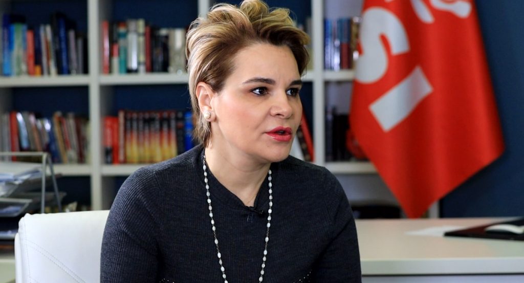 Kryemadhi: Presidenti mezi pret të dalë nga ‘burgu politik’. Ai është përtej LSI