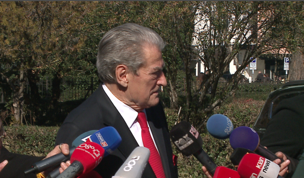 Shembjet tek “5 Maji”, Berisha paralajmëron nismën e re!