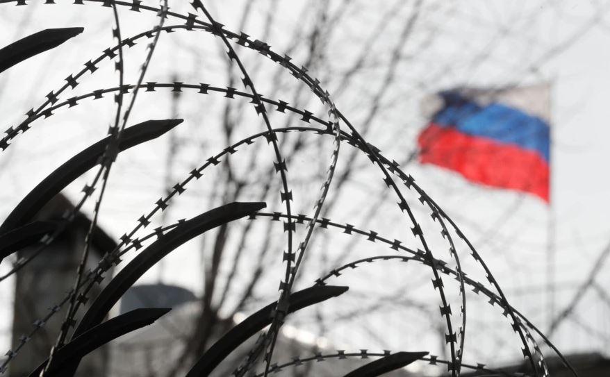 Rusia evakuon stafin diplomatik nga Ukraina: Vendimi të zbatohet shumë shpejt!