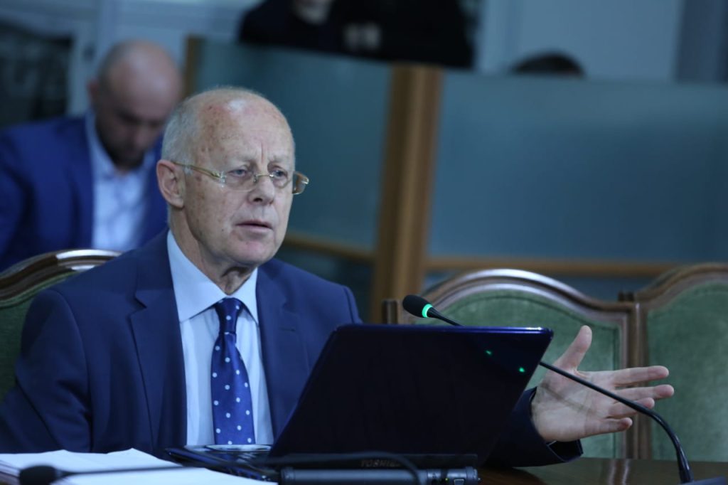 Ish-ministri Cani: I çmenduri mund të ngutet, por nuk nxiton!