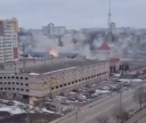 Sulmet nuk ndalen as gjatë bisedimeve, Rusia lëshon breshëri raketash mbi Kharkiv, shënohen dhjetëra viktima nga radhët e civilëve, qindra të tjerë të plagosur