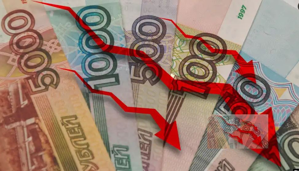 E pranon  dhe Kremlini: Bie ekonomia ruse, po merr goditje serioze
