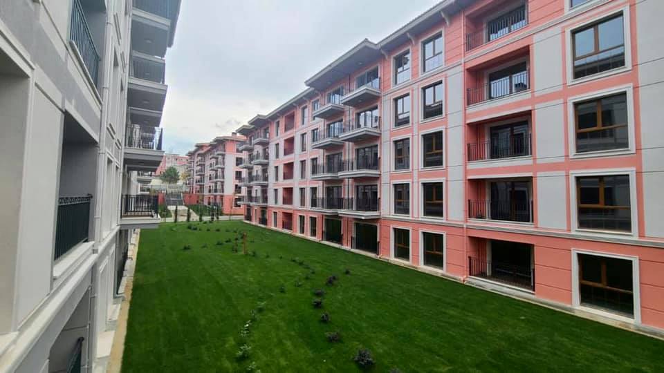 Denoncimi i PD, reagon kryebashkiakja e Kurbinit: Ja pse është vonuar dorëzimi i çelësave të apartamenteve të reja, do i marrin të gjithë