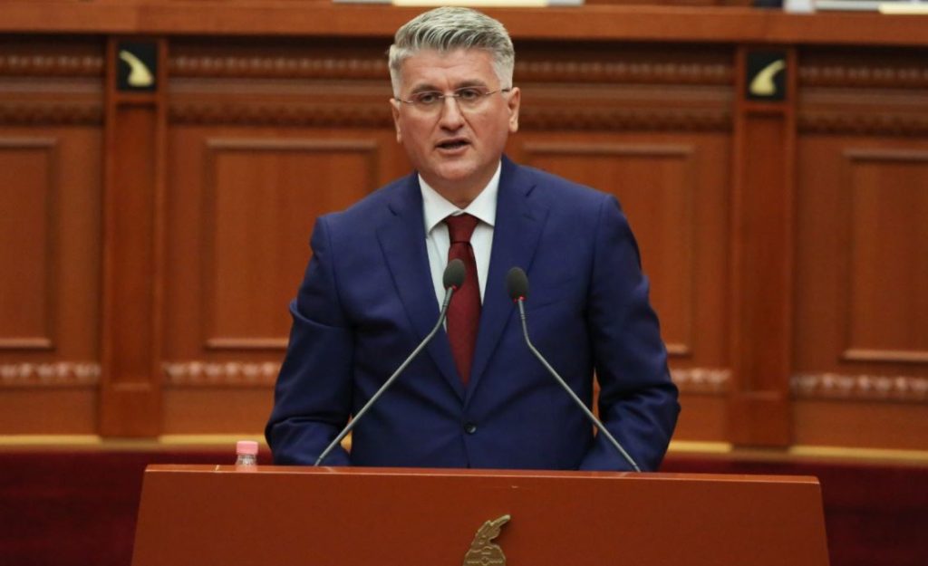 Agron Gjekmarkaj jep dorëheqje nga funksionet në Partinë Demokratike